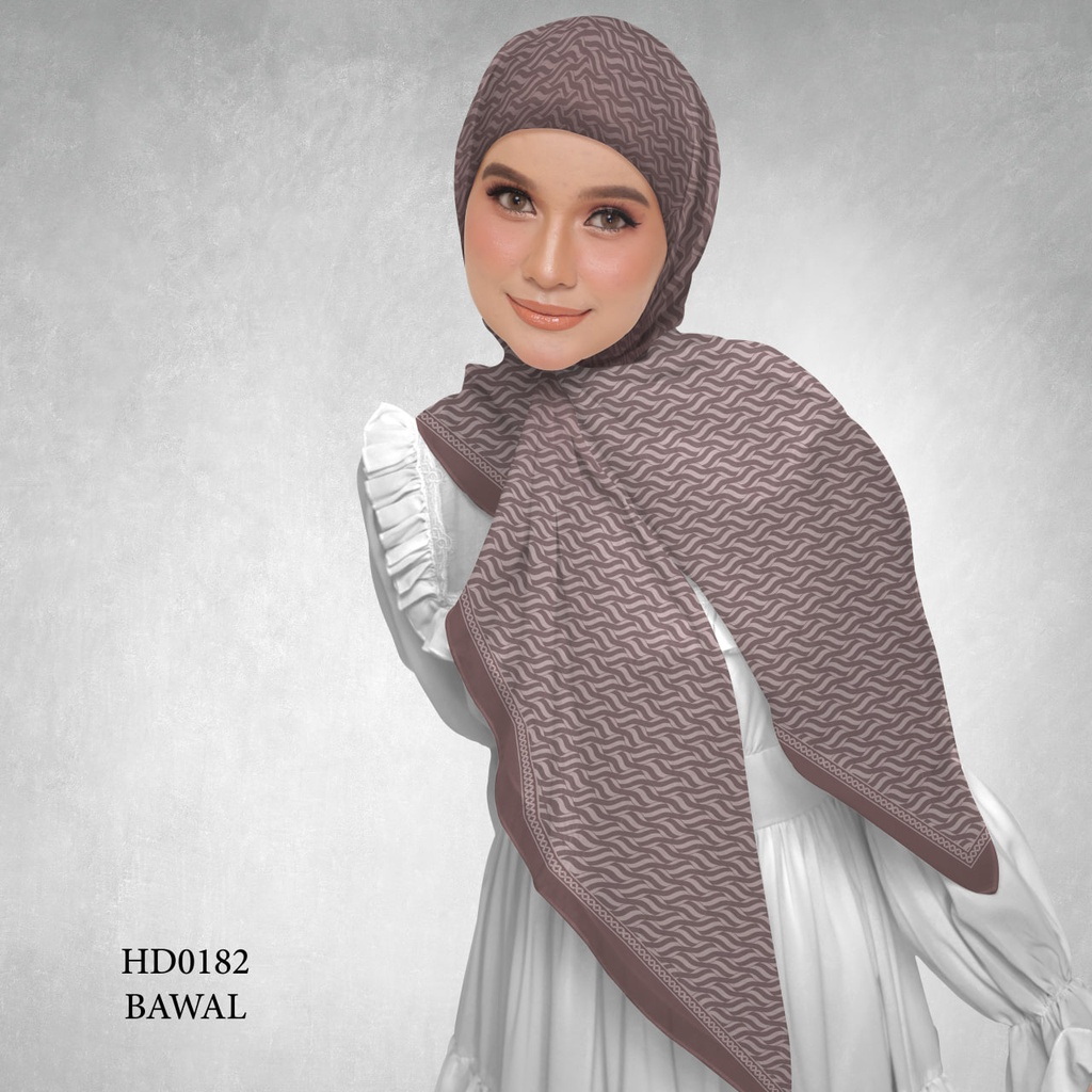 Tudung Bawal (Square Hijab) in HD0182